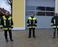 Am Samstag zeichnete Kreisbrandmeister Wolfgang Wedlich (links) vor dem Feuerwehrhaus in Großensees drei Aktive aus seinem Bereich für ihre langjährige Kommandanten-Tätigkeit aus. Geehrt wurden (von rechts) Reiner Joas, Thomas Lindner und Matthias Kastl.