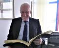 Bild: EMZ/exb
Corona bedingt war weder privat noch im Unternehmen eine größere Feier zum 90. Geburtstag von Ernst Hanauer möglich. Umso mehr freute er sich über die überraschenden Glückwünsche der EMZ-Führungsriege und der Standortleiter per Videocall. In einer spontanen Dankesrede zeigte er sich sehr erfreut, auch über das handgemachte Fotoalbum mit vielen Erinnerungen aus den vergangenen Jahren.