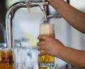 Symbolbild: Jens Büttner/dpa
Der Bierkonsum ist 2020 wegen der Coronapandemie stark zurück gegangen.