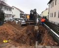 Bild: sne
Fast 60 Jahre haben die Wasserrohre am Neuen Weg auf dem Buckel und verursachten die vergangenen Jahre öfter Schwierigkeiten. Eine Erneuerung ist unausweichlich.