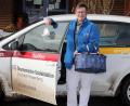 Bild: Wolfgang Steinbacher
Bis zu 80 Kilometer ist Sabine Schmid täglich auf der Birglandtour unterwegs. Als ambulante Pflegerin für die ökumenische Sozialstation ist sie für viele Senioren ein Teil der Familie geworden. Doch es gibt etliche Missstände.