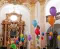Bild: Christine Sommer/exb
Bunte Luftballons schmückten die Kapplkirche zum Faschingsgottesdienst am Sonntag.