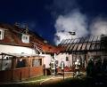 Archivbild: Feuerwehr Landkreis Schwandorf, Hans-Jürgen Schlosser/exb
Ein Großeinsatz für die Feuerwehren war im vergangenen Jahr der Brand eines Stalls in Atzenhof (Gemeinde Trausnitz).
