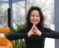 Bild: Evi Wagner
Coach Annette Huber zeigt, wie das ganzheitliche Trainingsprogramm Indian Balance funktioniert.