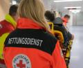 Bild:  Klinikum/Dietl/exb
Ein Patient wird im Rettungswagen ins Klinikum Amberg gebracht.
