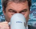 Bild:  Peter Kneffel/dpa
Ministerpräsident Markus Söder (CSU) trinkt beim Politischen Aschermittwoch der Partei aus einem Maßkrug. Wegen der Corona-Krise findet der Aschermittwoch in diesem Jahr erstmals digital statt und wird aus der Dreiländerhalle übertragen.