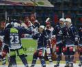 Bild: gb
41 Sekunden vor Ende der Verlängerung kannte der Jubel bei den Blue Devils keine Grenzen, nachdem Martin Heinisch den entscheidenden Treffer zum 3:2-Sieg gegen Spitzenreiter Selber Wölfe erzielt hatte..