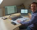 Bild: eib
Fred Bayer in seinem Home-Office in Dietersdorf. Zusammengerechnet hat er dort jetzt auch schon fünf Monate verbracht, seit dem ersten Lockdown am 17. März 2020.
