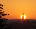 Bild: ind
Die Kirche von Gebenbach glüht im Abendrot.