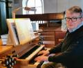 Bild: Portner
Hubert Reimer ist Organist und Sänger aus Leidenschaft. Als Vorsitzender des Fördervereins für Kirchenmusik in der Pfarrei St. Wenzeslaus organisiert er aber auch große Konzerte in der Pfarrkirche Schönsee.
