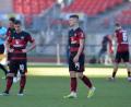 Bild: Timm Schamberger/dpa
Enttäuscht nach der Nullnummer gegen Kellerkind Eintracht Braunschweig: Die Nürnberger Nikola Dovedan (Nummer 10) und Tom Krauß (Nummer 14). Zumindest der Abstand auf die Niedersachsen wurde gehalten.