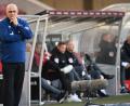 Bild: Sebastian Gollnow
Der so gut wie abgestiegene FC Schalke 04 dreht am Rad. Nun muss mit Christian Gross der vierte Trainer der laufenden Saison gehen.
