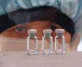 Bild: Sean Elias/PA Media/dpa
Der von der Universität Oxford und dem Pharmaunternehmen Astrazeneca entwickelte Corona-Impfstoff ist nach vorläufigen Studien zu 70 Prozent effektiv.
