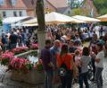 Archivbild: jr
Das Konnersreuther Bürgerfest fand zuletzt im Sommer 2018 statt - bei strahlendem Sonnenschein. Das Archivbild zeigt den stark frequentierten Therese-Neumann-Platz.