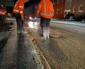 Bild: Sebastian Dippold
Arbeiter kümmern sich Mittwochnacht um einen Rohrbruch in Neustadt/WN.