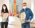 Bild: Simon Wiesner/exb
Oberbürgermeister Michael Cerny und Nadine Gräml werben fürs Ferienprogramm.