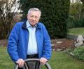Bild: Gabi Schönberger
Gerd Hofmann in seinem geliebten Garten. Am 8. März feiert er seinen 80. Geburtstag.