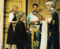 Archivbild: ld
Szene aus dem "Brandnder Kaspar" 1991 mit Holger Kruschina (knieend) in der Hauptrolle, Tobias Reiß als Portner und seine Frau Kerstin (damals noch Kerstin Bauer) als Marei, Enkelin des "Brandner". Im Hintergrund Christian Daubner als Erzengel Michael. Den prächtigen "Himmel", der heute noch da ist, hat Willi Rubenbauer an vielen Abenden auf die Rückwand der Bühne gezaubert.