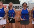 Bild: kro
Vor der Corona-Pandemie entstand das Foto der erfolgreichen Damenmannschaft des TC Waldsassen (von links), Madeleine Böhm, Anna-Lena Messer, Barbara Schröpf und Vanessa Gleißner.