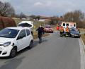 Bild: mde
Einsatzkräfte der Feuerwehr Kemnath sicherten die Unfallstelle ab und betreuten die Personen. Eine Streife der Kemnather Polizei nahm den Unfall auf.