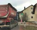 Bild: Portner
Im grünen Bereich: In den Ortsteilen, wie hier in Hof, werden verstärkt Geschwindigkeitsmessgeräte eingesetzt.