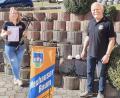 Bild: exb/K. Schnappauf
Dirigent Robert Schricker freut sich über den Erfolg der Jungmusikerin Sophia Schieder, die eine Leistungsprüfung online erfolgreich absolviert hat, und hofft auf neue Jungmusiker.