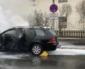 Bild: Polizeiinspektion Neustadt/WN/exb
Mit unglaublicher Geschwindigkeit breiteten sich die Flammen im VW Golf Variant aus. Feuerwehr und Polizei schätzen den Schaden auf rund 5000 Euro.