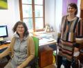 Bild: hka
Angelika Brandt (links) und Mirjam Wohlfahrt in ihrem Büro im Haus der Diakonie in Sulzbach-Rosenberg.