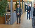 Bild:  Stefan Neumann/ALE Oberpfalz/exb
Hans-Peter Schmucker wurde von Behördenleiter Thomas Gollwitzer, Steffen Schneider und Kurt Hillinger am ALE Oberpfalz in Tirschenreuth verabschiedet (von links).
