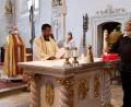 Bild: hir
Zum Gedenken an die acht verstorbenen Mitglieder der MMC Pfreimd entzündeten Präfekt Johann Leipold mit Präses Georg Parampilthadathil Kerzen am Altar. Links im Hintergrund der wortgewandte Prediger Lukas Temme.