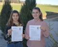Bild: mof
Sie sind zwei der vier neuen Juniorprüfer bei der Ammerthaler Blaskapelle (von links): Patricia und Isabella Schwarz.