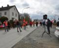 Bild: dob
Am Mittwoch sind an allen sechs Kennametal-Standorten in Bayern Mitarbeiter in einen einstündigen Warnstreik getreten, um ihre Forderungen gegenüber dem Konzern klar zu formulieren. Dazu ist der zweite Bevollmächtigte der IG Metall von der Geschäftsstelle in Amberg, Udo Fechnter (rechts), nach Vohenstrauß gekommen.