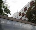 Bild: Armin Weigel/dpa
Das Bezirksklinikum in Regensburg bestätigte am Donnerstag Corona-Infektionen von Patienten und Mitarbeitern am Zentrum fürs Altersmedizin.