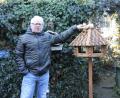 Bild: ads
An jedem möglichen und unmöglichen Platz in seinem Garten hat Bebbo Schuller für Vögel Nist- und Futterplätze aufgestellt und eingerichtet, wo seine gefiedertenFreunde schon auch mal mit kleinen Schmankerln wie Rindertalg verwöhnt werden.