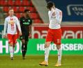 Bild: Armin Weigel/dpa
Die Ernüchterung bei den Spielern des SSV Jahn Regensburg (vorne Kaan Caliskaner) nach der Pleite gegen Fürth war riesengroß.
