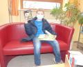 Bild: rn
Er hat Nachholbedarf: Der neunjährige Jonas deckt sich am ersten Tag der Wiederöffnung in Grafenwöhr mit 22 Büchern ein und versichert: "In einer Woche habe ich so alle gelesen."