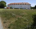 Bild: Petra Hartl
Auf diesem Grundstück zwischen Haager Weg und Montessori-Schule plant die Lebenshilfe Amberg-Sulzbach einen bis zu rund fünf Millionen Euro teuren Neubau. Entstehen soll eine für die Region bislang einmalige Wohnform für Menschen mit geistiger Behinderung.