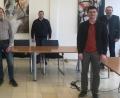 Bild: Wilhelm Amann
Generationswechsel bei der VG Nabburg: Thomas Prey (links) ist in der Nachfolge von Hans Sorgenfrei (Mitte) der neue Verwaltungsleiter. Sein Stellvertreter ist Thomas Bodensteiner (rechts). Im Hintergrund sind (von rechts) der VG-Vorsitzende und Bürgermeister Frank Zeitler sowie die beiden Sachgebietsleiter Josef Feller und Reinhard Schlosser zu sehen.
