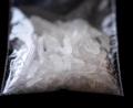 Symbolbild: David-Wolfgang Ebener/dpa
Ein Tütchen mit Crystal Meth. Neben Marihuana war auch diese Substanz bei dem 33-jährigen Angeklagten gefunden worden.