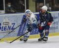 Archivbild: gb
Kapitän Ralf Herbst (rechts) und die Blue Devils Weiden konnten die Erwartungen in der vergangenen Saison nicht erfüllen.