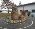 Bild: ct
Der Brunnen auf dem Geländes des Hauses der Betreuung und Pﬂege in Schlicht ist bereits österlich geschmückt.