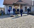 Bild: Eichl
Abschied und Begrüßung: von rechts Pfarrer Adam Nieciecki, die neue Kindergartenleiterin Anita Wittmann, Kirchenverwalter Hubert Zitzmann, Patrick Schuh und die beiden Vertreterinnen des Elternbeirates, Evelyn Lanzl und Evi Zwack.