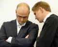 Archivbild: bkr
Bürgermeister Heinz Lorenz (links) im Gespräch mit Rechtsanwalt Sebastian Lehr bei der Verhandlung vor dem Amtsgericht Tirschenreuth im Januar 2019.