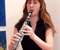Bild: Michaela Lippert/exb
Emma Obendorfer, Schülerin des Gymnasiums Nabburg, erreichte beim Wettbewerb „Jugend musiziert“ einen dritten Platz auf Landesebene. Gemeinsam mit Musiklehrerin Michaela Lippert gratulierte Schulleiter Christian Schwab zu dieser beachtlichen musikalischen Leistung.