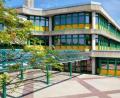 Bild: hka
Ruhe herrscht momentan in der Krötensee-Mittelschule.. Nach den Osterferien bereiten sich hier die Schülerinnen und Schüler der zehnten Klassen auf ihre Prüfungen vor.