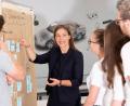 Bild: Ostbayerische Technische Hochschule Amberg-Weiden
Prof. Dr. Julia Heigl unterrichtet im Studiengang "Technologiemanagement 4.0" auch viele Berufstätige: "Es ist ein bunter Mix an Teilnehmern."