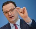 Bild: Michael Kappeler/dpa
„Wer vollständig geimpft wurde, kann in Zukunft wie jemand behandelt werden, der negativ getestet wurde“, sagt CDU-Gesundheitsminister Jens Spahn.