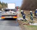 Bild: Werner Fischer/exb
Aktive der Feuerwehr Alfeld bei ihrem Einsatz am Gründonnerstag auf der A6.