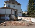 Bild: jr
Die Baustelle beim Badehaus Maiersreuth. Der Gemeinderat Bad Neualbenreuth entschied sich jetzt mehrheitlich für eine Gasheizung, weil eine Pelletsheizung rund 30.000 Euro teurer käme.