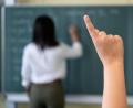 Symbolbild: Marijan Murat/dpa
Auch die Lehrer wünschen sich, dass der Unterricht bald wieder in Präsenz stattfindet, doch für die Vertreter der BLLV-Kreisverbände in Amberg und Amberg-Sulzbach sind viele Bedingungen für Präsenzunterricht nach wie vor nicht geklärt.